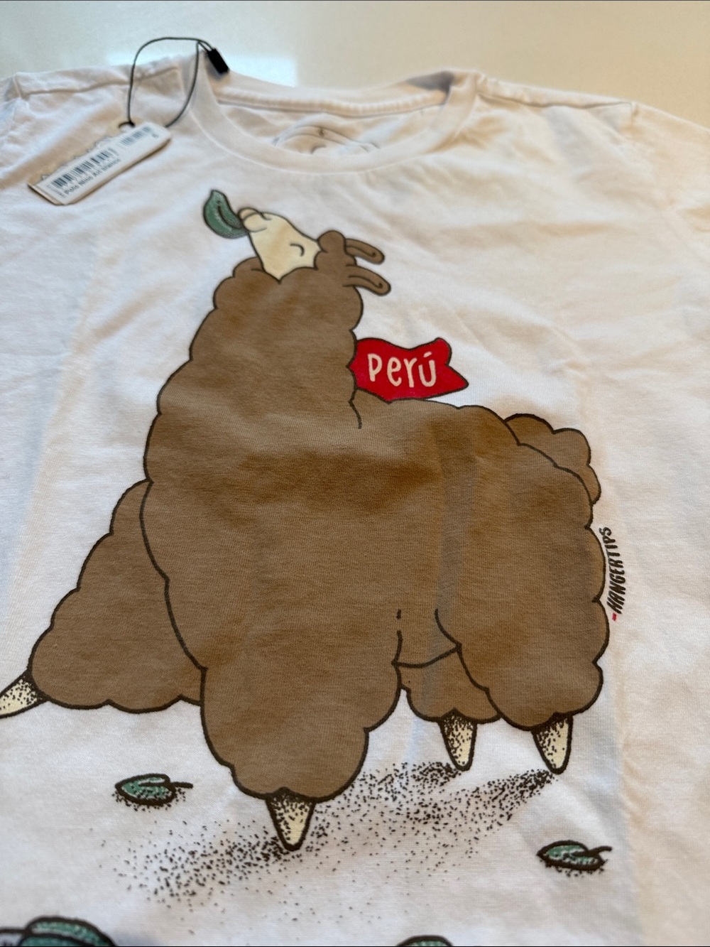 Hangertips Kids White Llama Graphic Tee - Peru Print, Size 6 - Picture 2 of 6